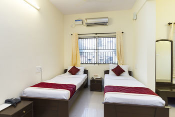 Super Oyo Capital O Premium Hotel Victoria Heights Near Sri Someshwara Swami Temple Bangalore Exterior photo